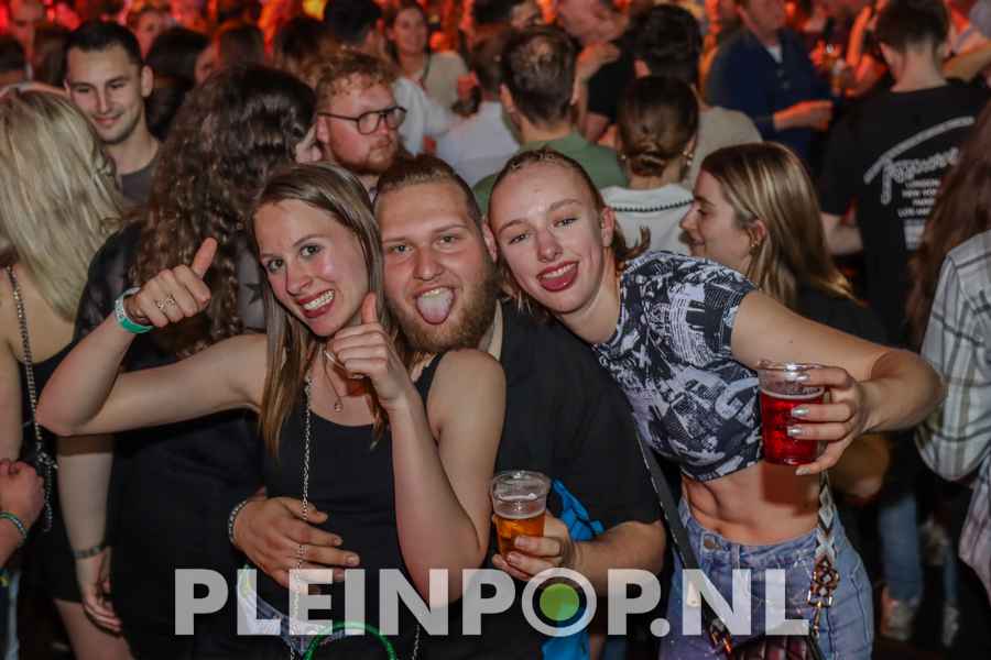 Publiek    Bezoekers (197)